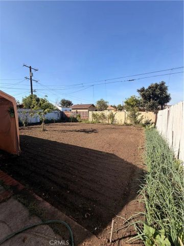 14513 S Loness, Compton, CA 90220