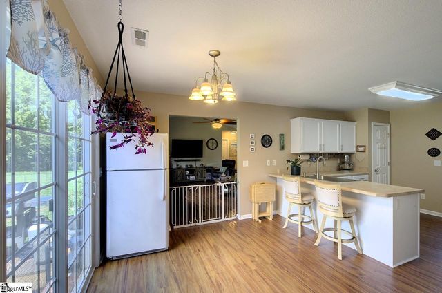 109 Countryglen Court, Greer, SC 29651
