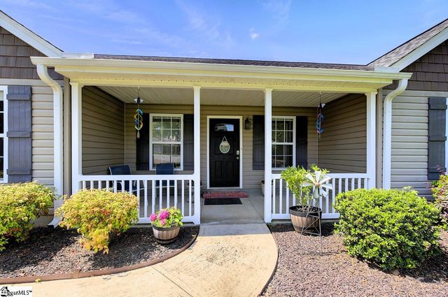 109 Countryglen Court, Greer, SC 29651