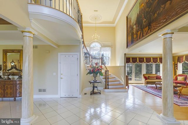 6 BROOKSIDE DR, Titusville, NJ 08560