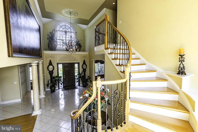 6 BROOKSIDE DR, Titusville, NJ 08560