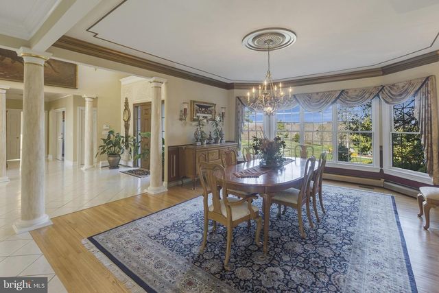 6 BROOKSIDE DR, Titusville, NJ 08560