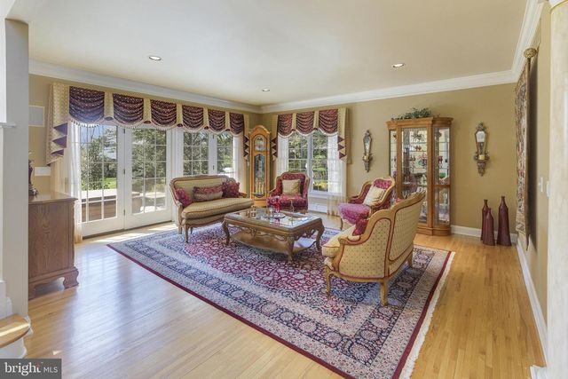 6 BROOKSIDE DR, Titusville, NJ 08560
