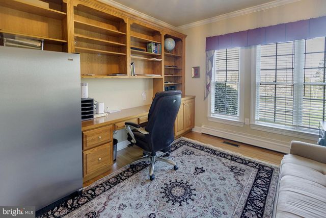 6 BROOKSIDE DR, Titusville, NJ 08560