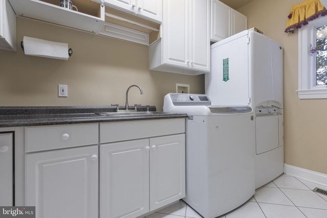 6 BROOKSIDE DR, Titusville, NJ 08560