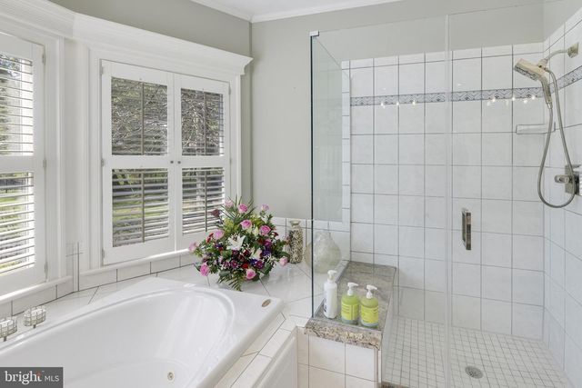 6 BROOKSIDE DR, Titusville, NJ 08560