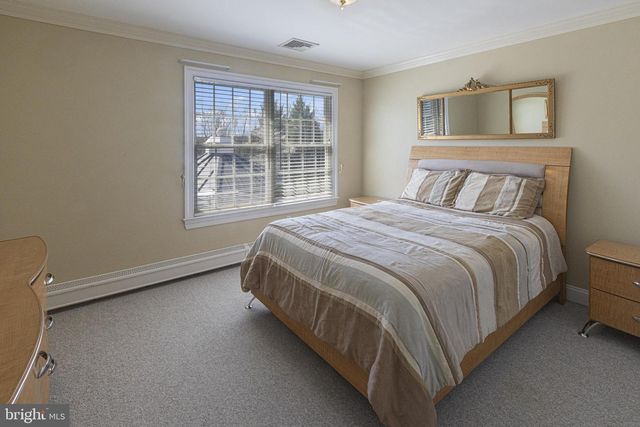 6 BROOKSIDE DR, Titusville, NJ 08560