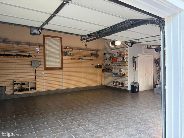 6 BROOKSIDE DR, Titusville, NJ 08560