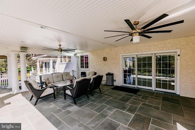 6 BROOKSIDE DR, Titusville, NJ 08560