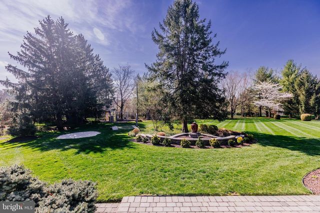 6 BROOKSIDE DR, Titusville, NJ 08560
