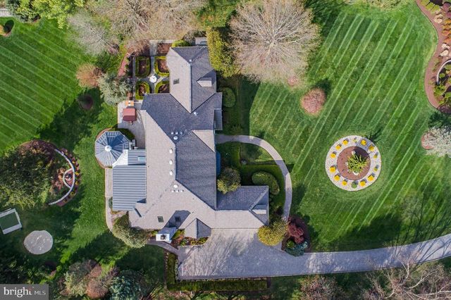 6 BROOKSIDE DR, Titusville, NJ 08560