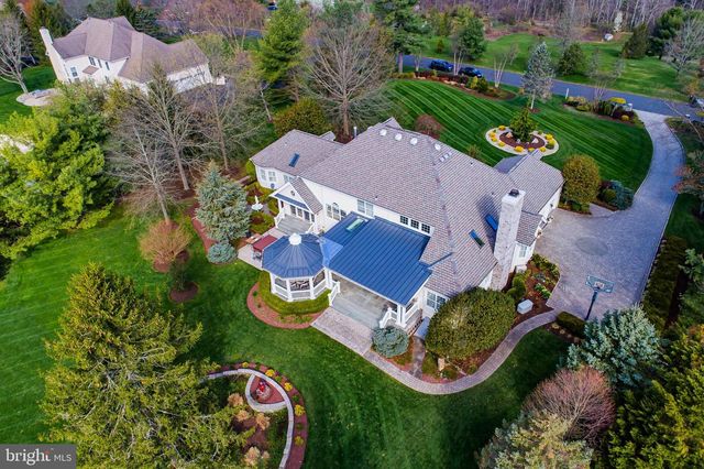 6 BROOKSIDE DR, Titusville, NJ 08560