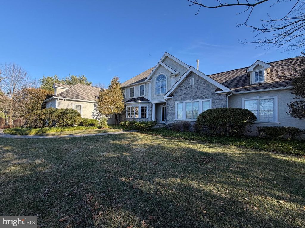 6 BROOKSIDE DR, Titusville, NJ 08560