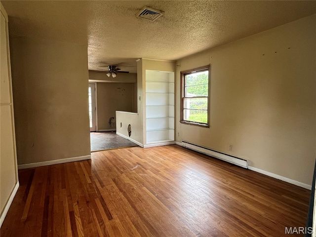 420 Midlothian Road, St Louis, MO 63137