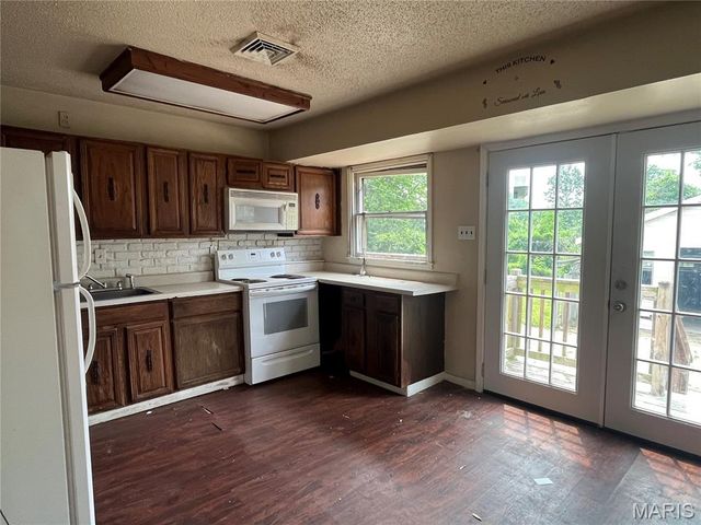 420 Midlothian Road, St Louis, MO 63137