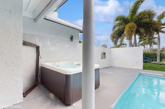 11647 Anhinga Drive, Wellington, FL 33414