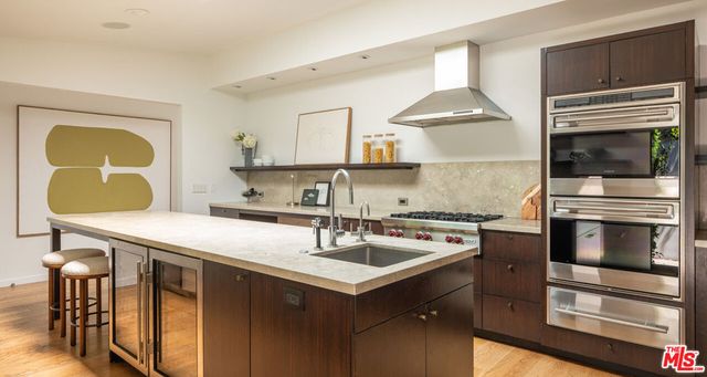 1813 Marcheeta Place, Los Angeles, CA 90069