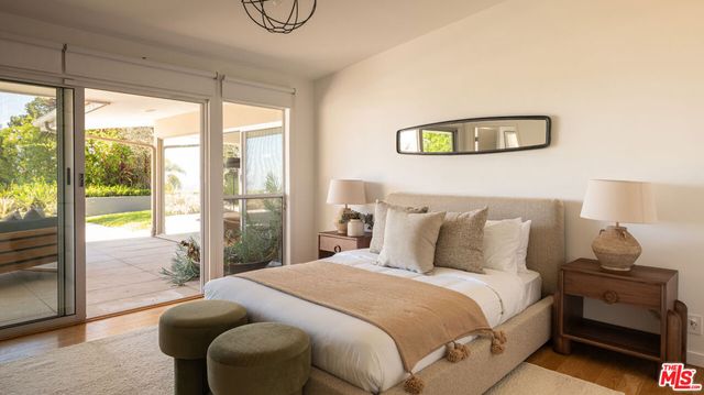 1813 Marcheeta Place, Los Angeles, CA 90069
