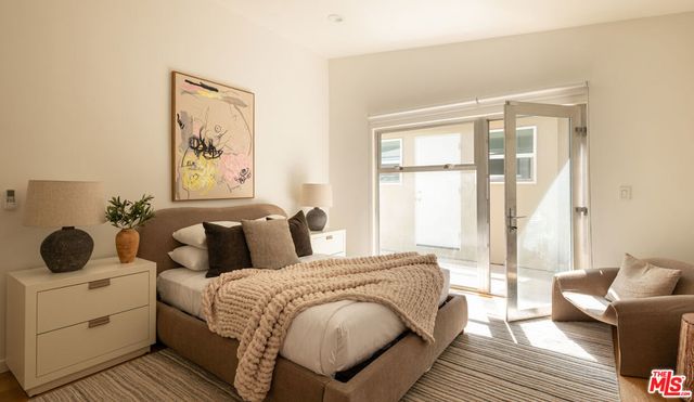 1813 Marcheeta Place, Los Angeles, CA 90069