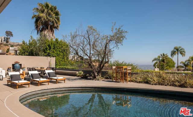1813 Marcheeta Place, Los Angeles, CA 90069
