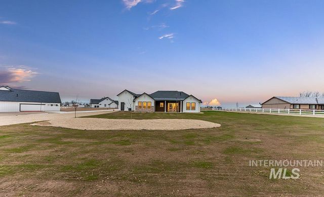 7786 Minam Dr, Middleton, ID 83644