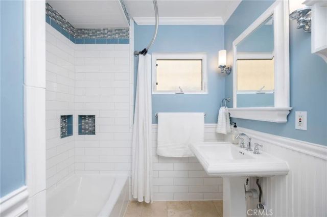 608 Rosecrans Avenue, Manhattan Beach, CA 90266