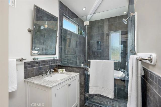 608 Rosecrans Avenue, Manhattan Beach, CA 90266