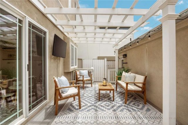 608 Rosecrans Avenue, Manhattan Beach, CA 90266