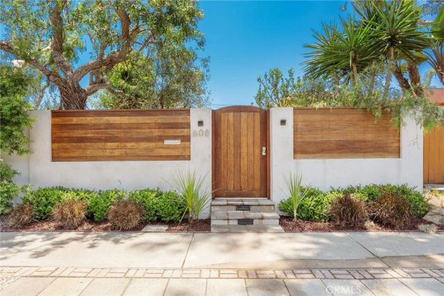 608 Rosecrans Avenue, Manhattan Beach, CA 90266