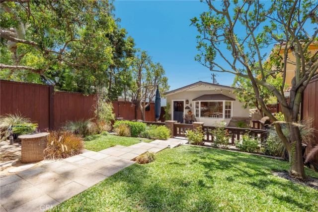 608 Rosecrans Avenue, Manhattan Beach, CA 90266