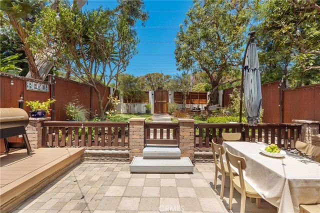 608 Rosecrans Avenue, Manhattan Beach, CA 90266