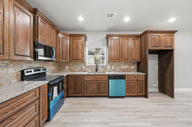 308 Lewis Street, Cleburne, TX 76031