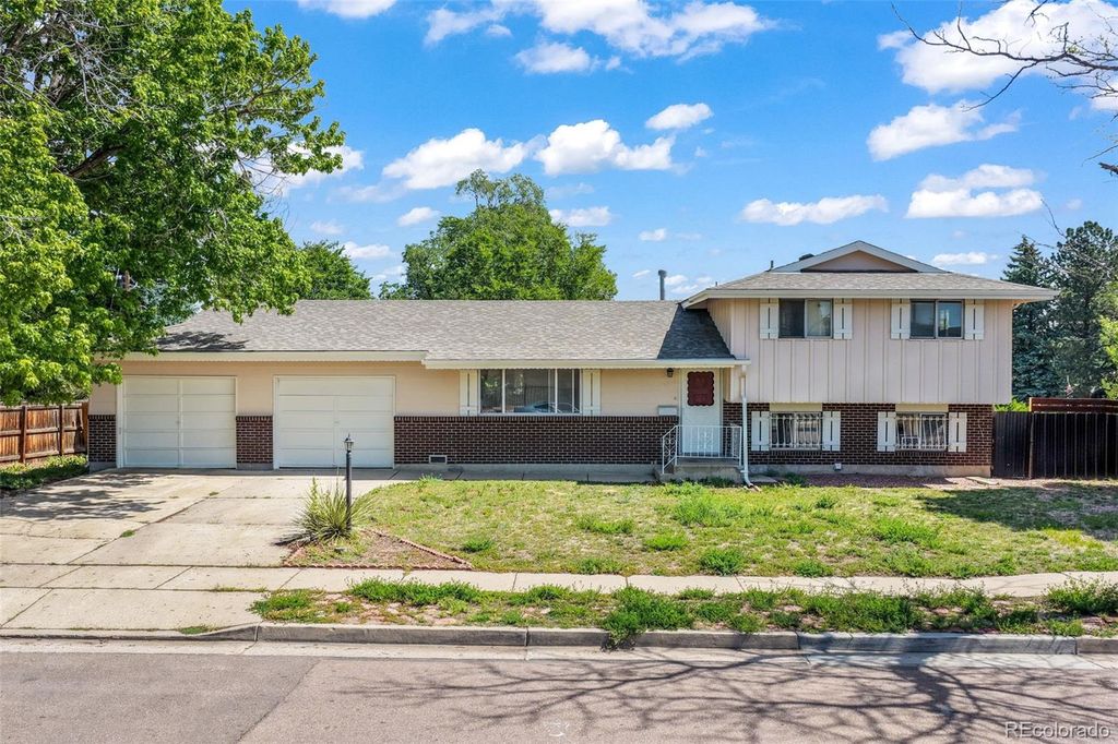 2712 Arlington Drive, Colorado Springs, CO 80910