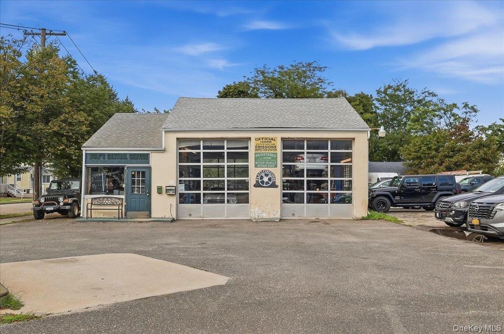 47 Sammis Avenue, Babylon, NY 11702 — exterior
