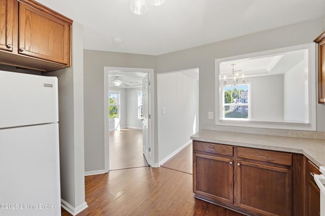 9005 Falcon Crest Ct 217, Louisville, KY 40219