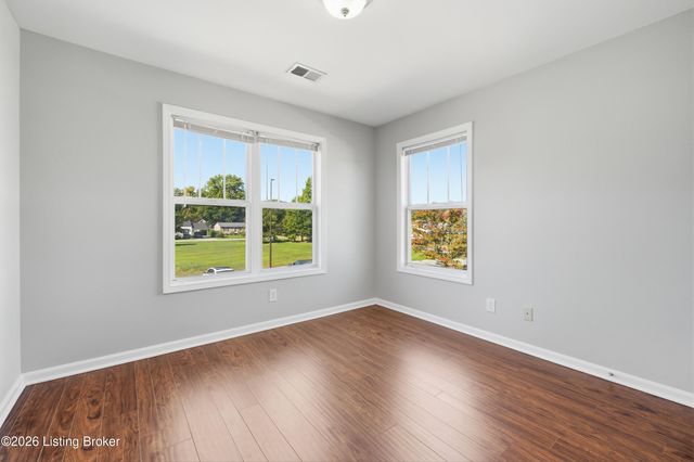 9005 Falcon Crest Ct 217, Louisville, KY 40219
