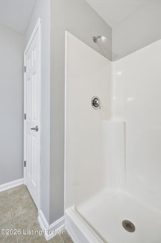 9005 Falcon Crest Ct 217, Louisville, KY 40219