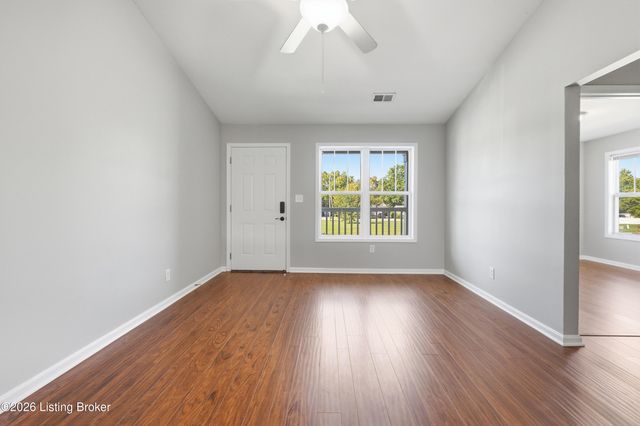 9005 Falcon Crest Ct 217, Louisville, KY 40219