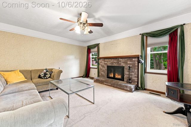 18238 Red Oaks Drive, Macomb Township, MI 48044