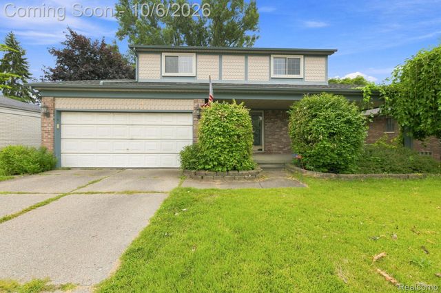18238 Red Oaks Drive, Macomb Township, MI 48044