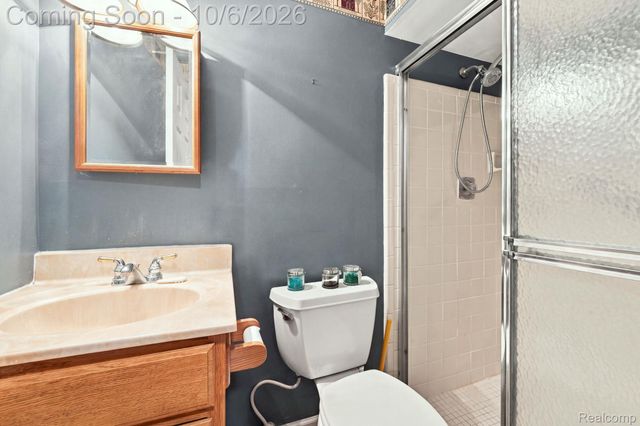 18238 Red Oaks Drive, Macomb Township, MI 48044