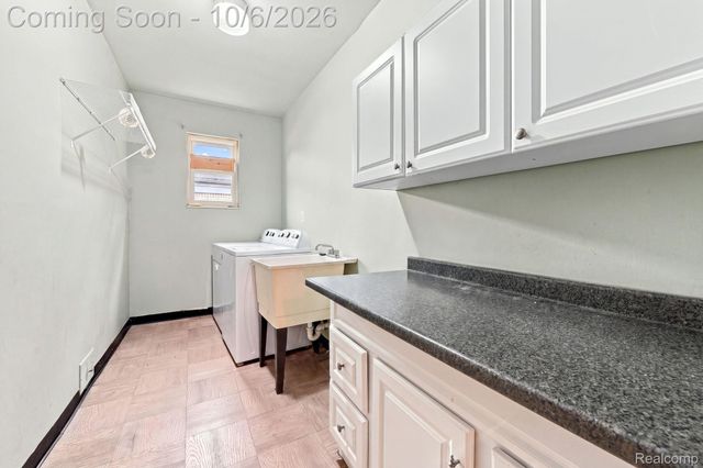 18238 Red Oaks Drive, Macomb Township, MI 48044
