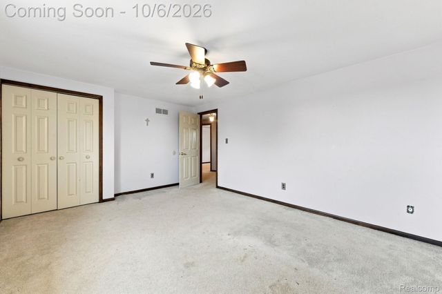 18238 Red Oaks Drive, Macomb Township, MI 48044