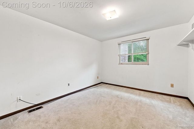 18238 Red Oaks Drive, Macomb Township, MI 48044