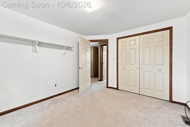 18238 Red Oaks Drive, Macomb Township, MI 48044