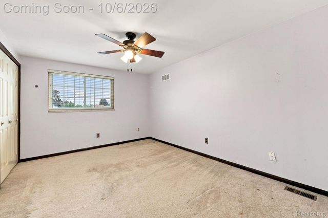 18238 Red Oaks Drive, Macomb Township, MI 48044