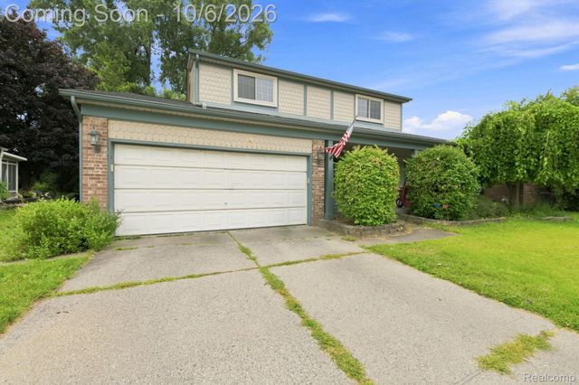 18238 Red Oaks Drive, Macomb Township, MI 48044