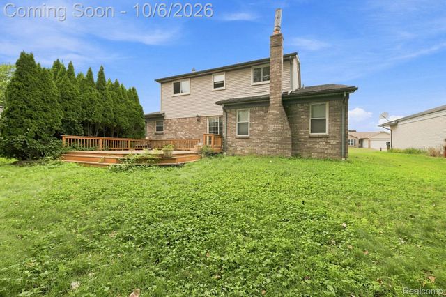 18238 Red Oaks Drive, Macomb Township, MI 48044