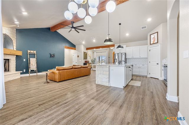 5210 Few Oaks Drive, Salado, TX 76571