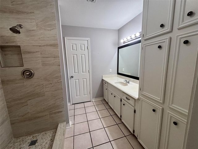 415 Shawnee Drive, Conroe, TX 77316